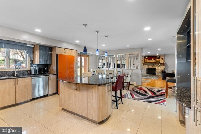 Building Photo - 509 Long Ln