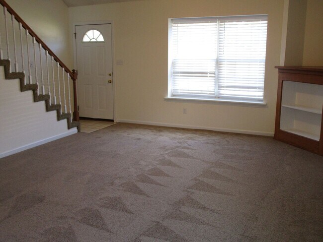 Building Photo - 5004-5006 Carrie Ridge Dr.