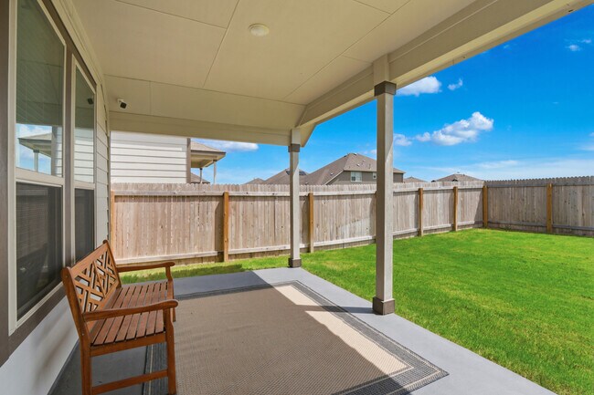 Building Photo - Bright 3-Bed Home with Island Kitchen, Private Patio, and Fenced Yard in New Braunfels