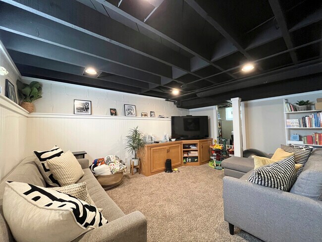 Furnished Basement - 350 Glenhaven Ave NW