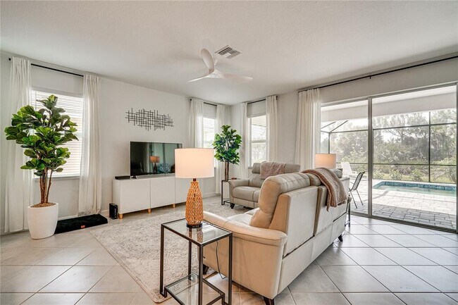 Building Photo - 3250 Weston Manor Dr