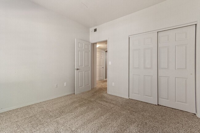 Building Photo - Cozy 3 Bed Littleton Condo