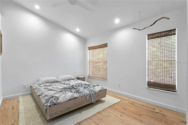 Building Photo - 315 S Edison Ave