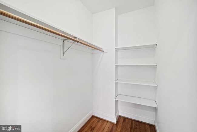 Building Photo - 428 Emerson St NW