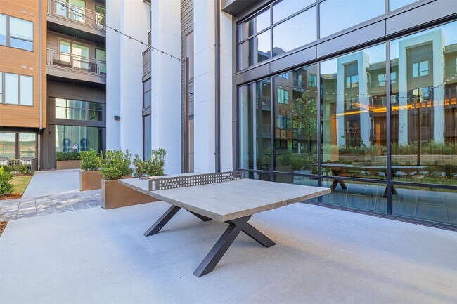 Building Photo - 10505 Deerwood Rd