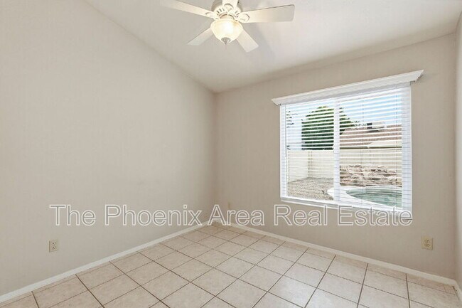 Building Photo - 4425 E Douglas Ave