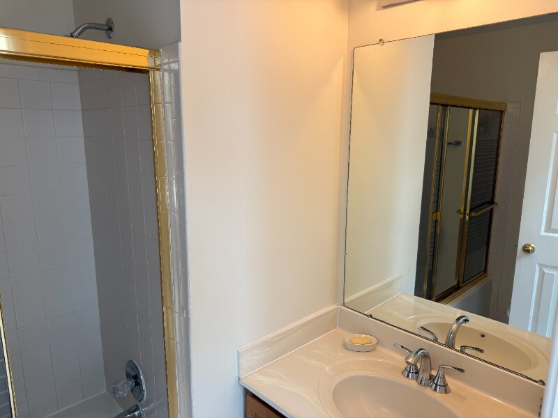 Building Photo - 226 Lynn Manor Dr