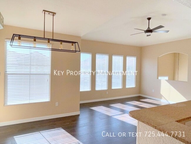 Building Photo - GORGEOUS REMODELED 2 BEDROOM TOWNHOME IN C...