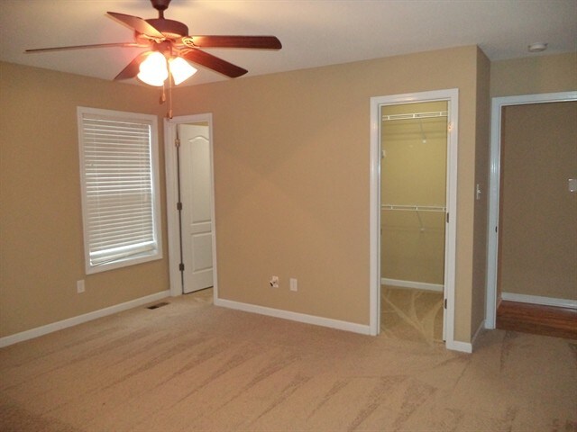 Building Photo - 4905 Sunday Silence Dr