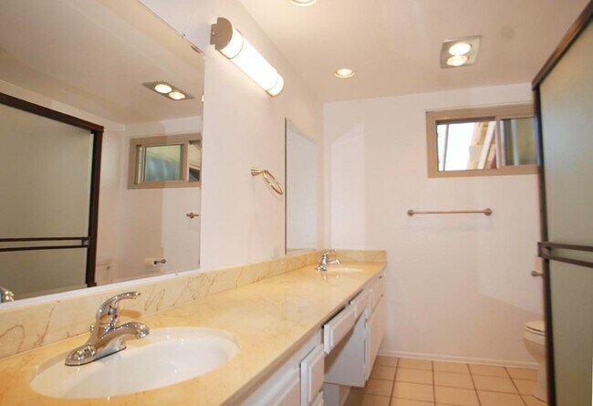 Building Photo - Coronado Cays Home with Ocean View