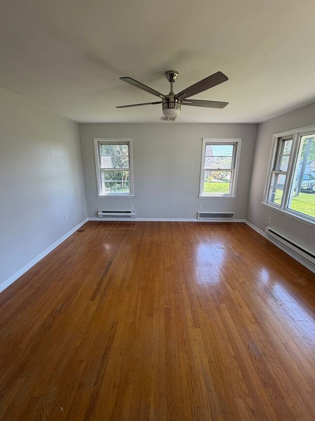 Building Photo - Beautiful Home with a One Car Garage