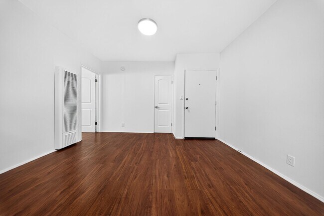 Interior Photo - 3708 Veteran Ave