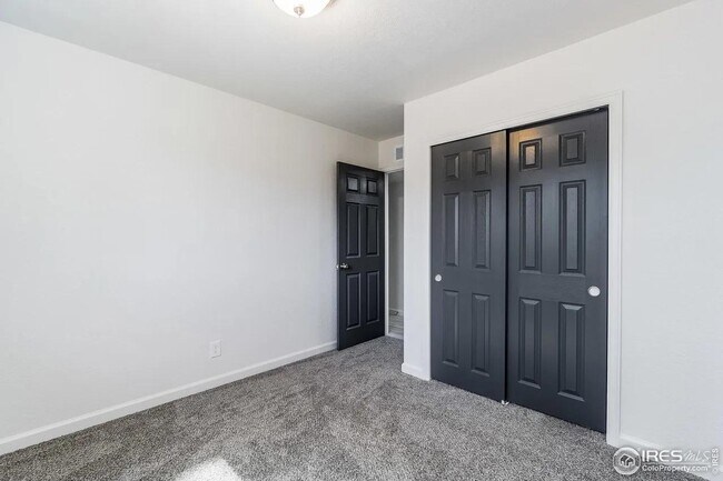 Building Photo - 2025 Orchard Pl