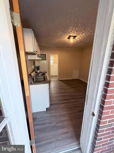 Building Photo - 268 Wilkes St