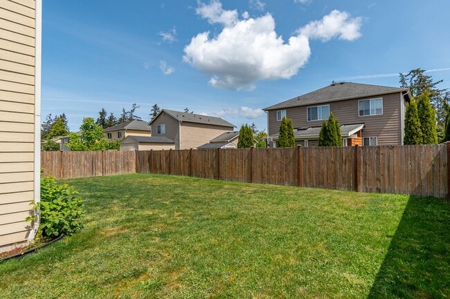 Building Photo - Charming 3-Bedroom Home Across from Nature...