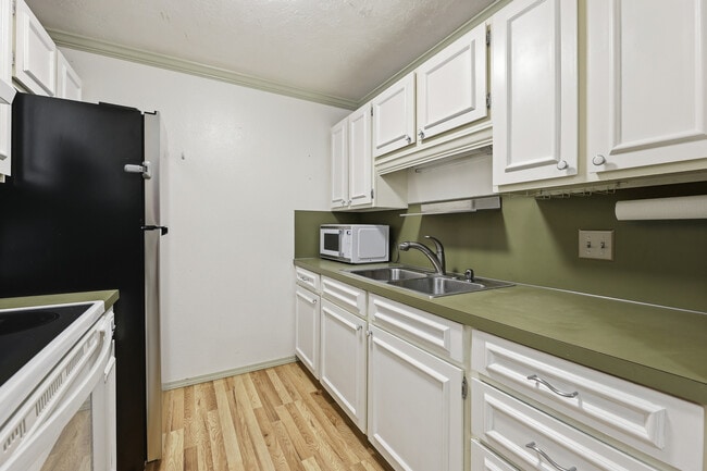 Building Photo - 4165 S 2700 W