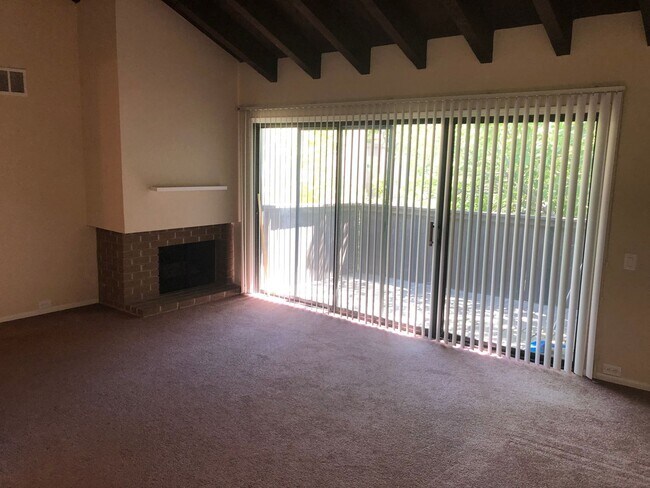 Building Photo - NICE 2ND STORY CONDO IN WOODSIDE SIERRA GA...