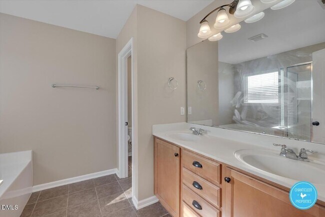 Building Photo - 831 Ember Dr