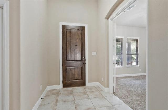 Building Photo - 855 Forest St