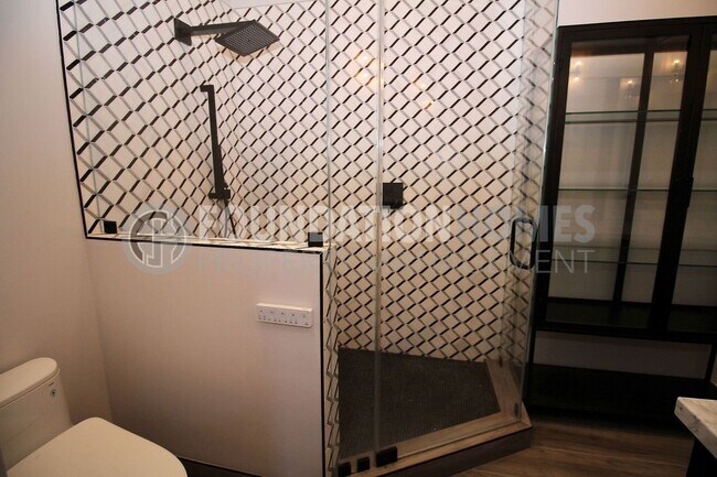 Building Photo - Modern Mill Valley Retreat - Washer/Dryer ...