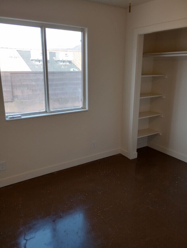 Building Photo - "Charming 2-Bedroom  with Spacious Living ...