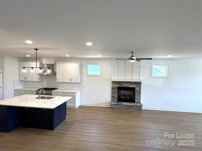 Building Photo - 8086 Blackwood Rd