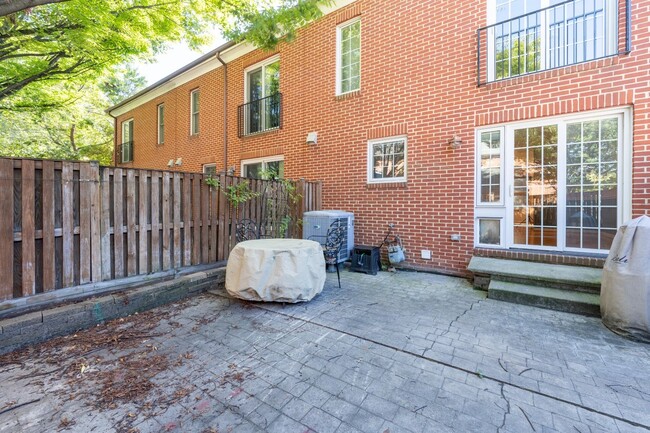 Building Photo - 2-Bedroom, 4-Bathroom Otterbein Townhouse ...