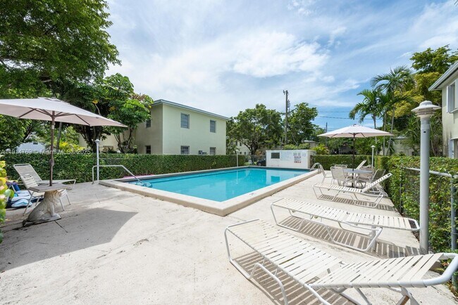 Building Photo - 7620 SW 55th Ave