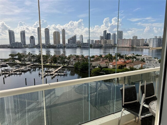 Building Photo - 7000 Island Blvd