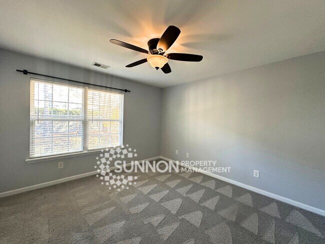 Building Photo - Updated 2 Bedroom Ballantyne Townhome