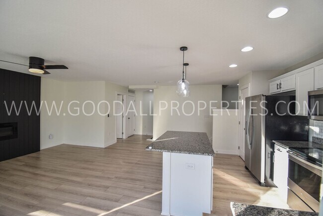 Building Photo - Special:$250 off your first two months of rent. Regular Rent is price $1,745! Modern Ankeny townh...