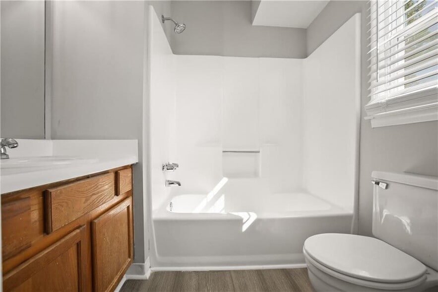 Building Photo - 124 Holcomb Ferry Rd