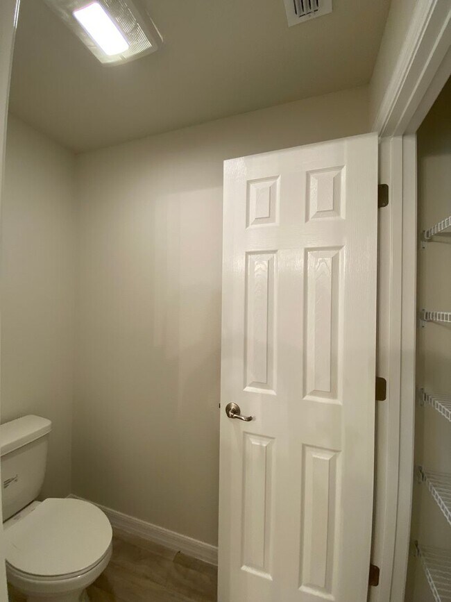 Building Photo - Great new rent on 4/2! Desirable SW Ocala Neighborhood 4/2/2 *WON'T LAST*