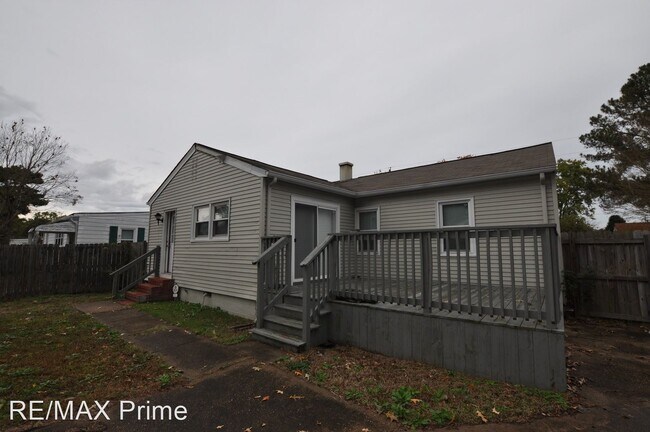 Building Photo - 3 br, 1 bath House - 104 Gumwood Drive
