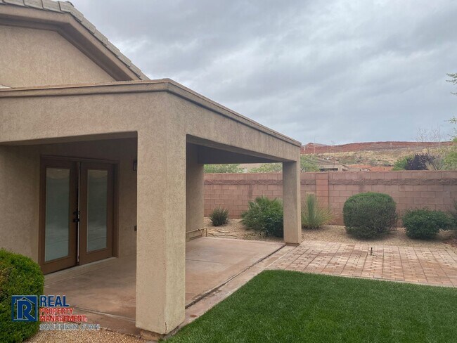 Building Photo - Charming Coral Canyon Home