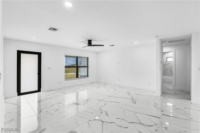 Building Photo - 1829 NW 24th Ave