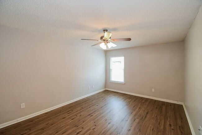 Building Photo - 5462 Catspaw Ln