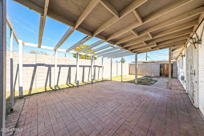 Building Photo - 2226 W Heatherbrae Dr