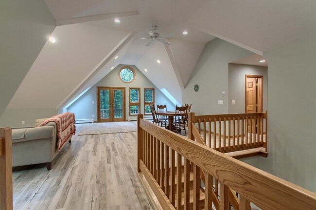 Building Photo - 291 Old Dunstable Rd