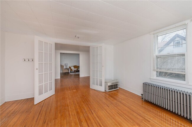 Building Photo - 54 Sanford St