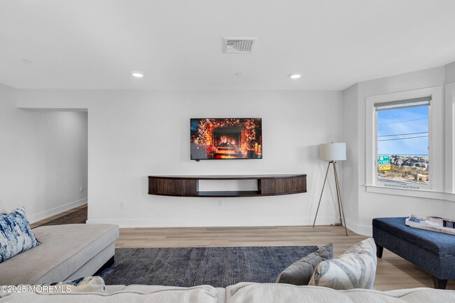 Building Photo - 150 Ocean Ave