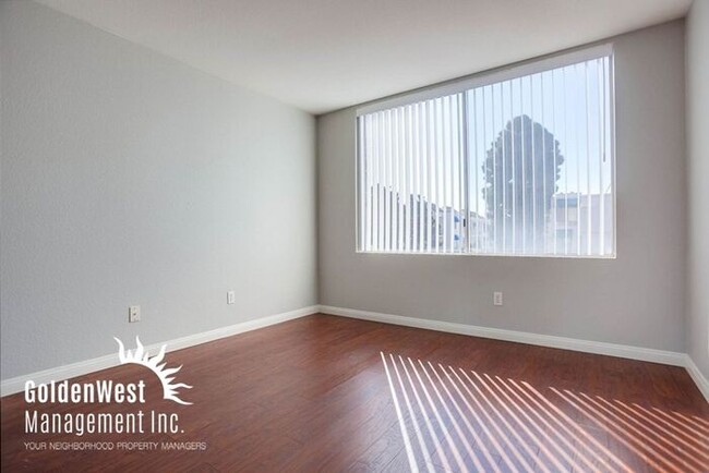 Building Photo - Charming 2Bdm 2Ba Condo in The Venetian Co...