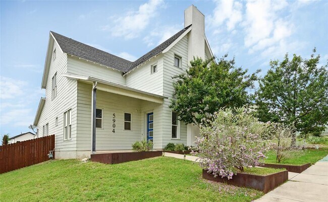 Building Photo - 5904 Florencia Ln