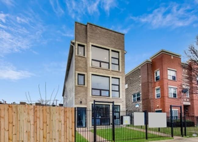 Building Photo - 4745 S Indiana Ave