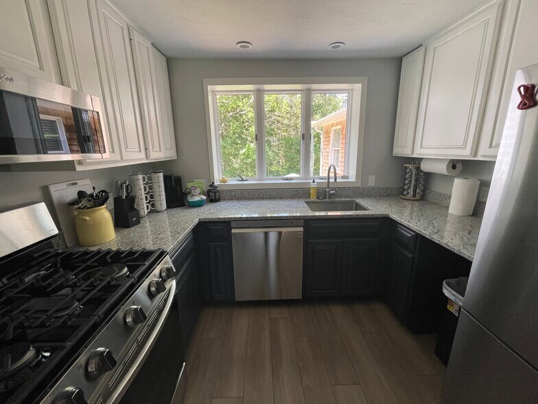 Kitchen. Featuring appliances, new in 2022. - 25 Theroux Dr