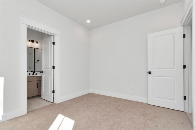 Building Photo - 5422 Wheatley St