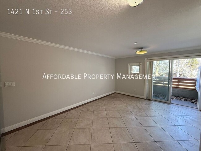 Building Photo - 1421 N First St