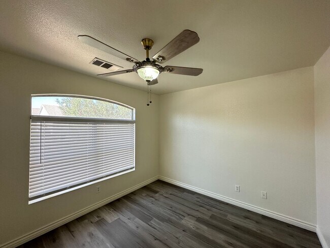 Building Photo - APACHE TRAILS