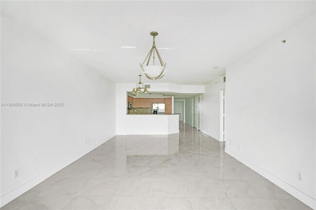 Building Photo - 14951 Royal Oaks Ln