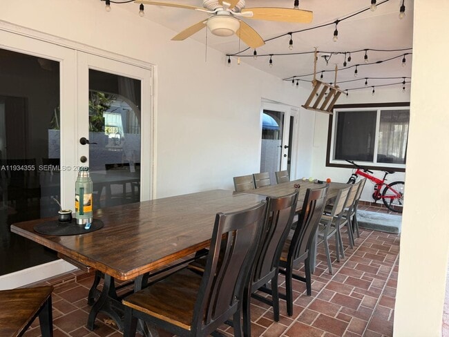 Building Photo - 2430 SW 22nd Terrace